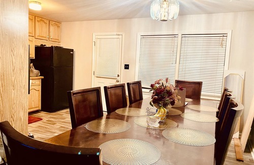 Morrow House | 🏰 Castle 🏰 Spacious Luxuries V- Convenience 5bdR/2.5 bT/S-Atlanta GA🛬