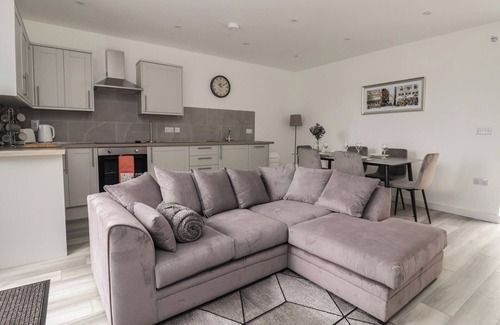 Scarborough Cottage | CASTLE VIEW, pet friendly, with hot tub in Scarborough