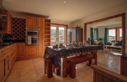 Castlebay House | CASTLEBAY VIEW, pet friendly in Castlebay, Isle Of Barra