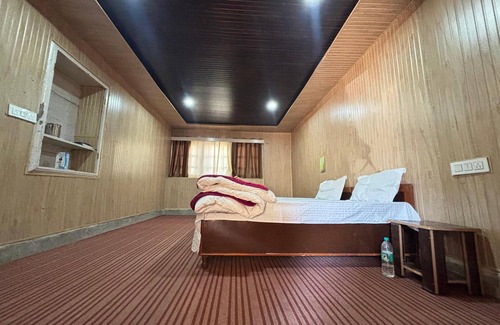 Manali Other | Castleton Casa