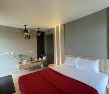 Pirmed Apartment | Castra villas - Pool Villa in Parunthumpara