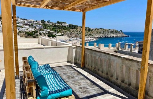 Castro Marina Apartment | Castro Marina -Casa Punta Correnti- in front of the sea