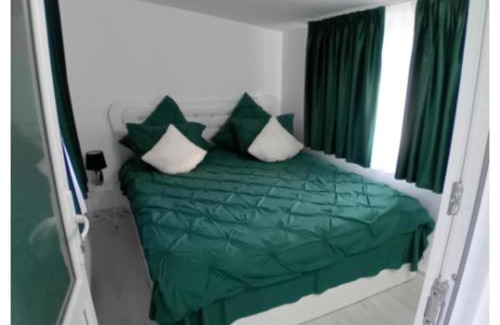 Zarnesti House | Casuța Râului