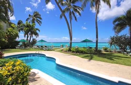 Worthing Apartment | Casual Beachfront Studio with Pool