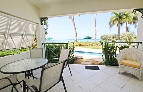 Worthing Apartment | Casual Beachfront Studio with Pool