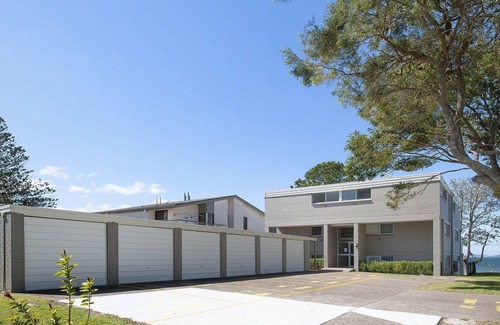 Soldiers Point Apartment | Casuarina's, 5/33 Soldiers Point Road - superb waterfront unit