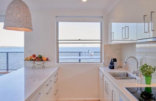 Soldiers Point Apartment | Casuarinas 5 superb waterfront unit