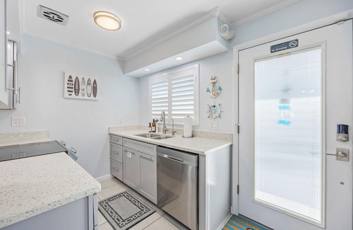 Cocoa Isles House | Catalina Cove - World Famous Cocoa Beach!