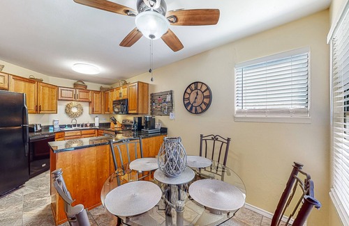 Tucson Condo | Catalina Foothills Condo with Free WiFi, Pools, Hot Tubs, Hiking, Golf & Tennis