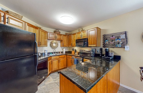 Tucson Condo | Catalina Foothills Condo with Free WiFi, Pools, Hot Tubs, Hiking, Golf & Tennis