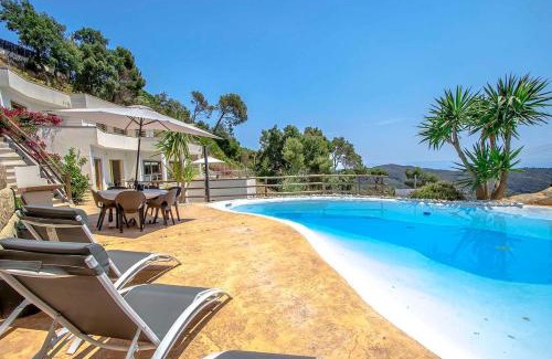 Sant Cebria de Vallalta Villa | Catalunya Casas Modern Magnificence , only a few km to the beach!