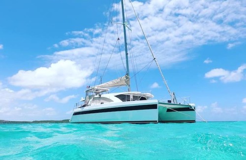 Bora Bora Boat Rental | Catamaran Hello World