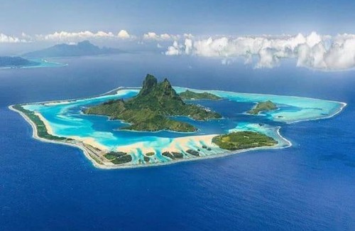 Bora Bora Boat Rental | Catamaran Hello World
