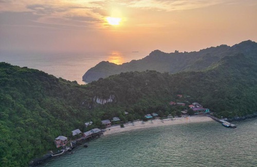 Cat Hai Hostel | Catba Freedom Island Retreat