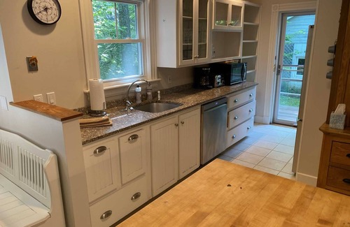 Bar Harbor House | Catbird Cottage - Updated Cozy Gem, 2 miles to Acadia National Park, short walk to the bay