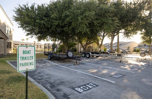 Harbor Oaks Condo | Catch-n-Relax | Serene Views + Pool Access