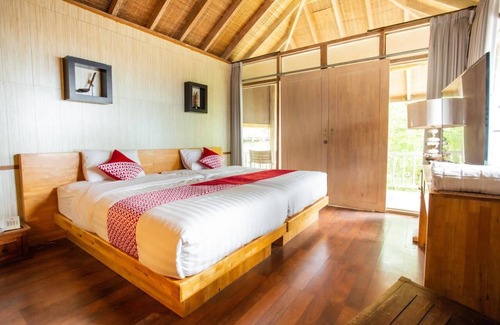 By Pass Ngurah Rai House | Catchy House in Nusa Dua, wooden style, great location