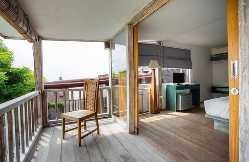By Pass Ngurah Rai House | Catchy House in Nusa Dua, wooden style, great location