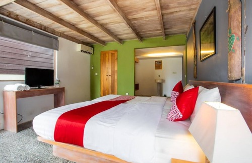 By Pass Ngurah Rai House | Catchy House in Nusa Dua, wooden style, great location