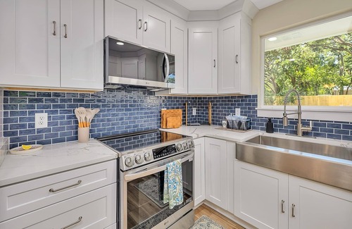 Saint Simons Heights House | Cater Cove - private pool, 1 mile to beach, quiet!