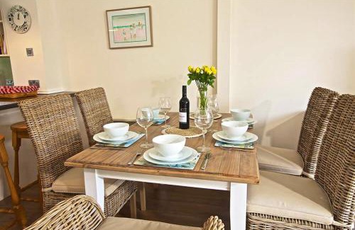 South Cerney House | Caterina Lake Lodge