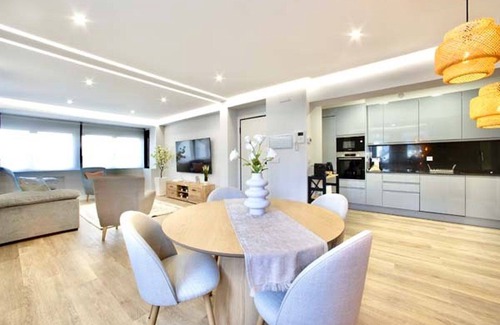 Lugo Apartment | Cathedral Suite by Lugo Collection