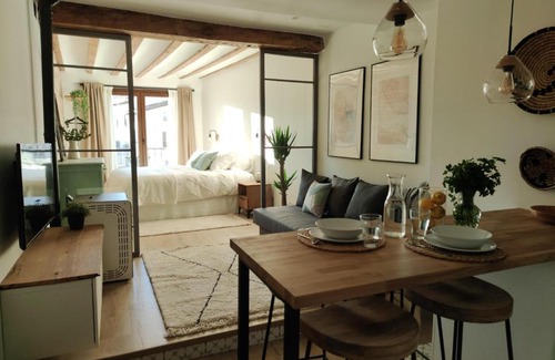 Logrono Historic Centre Apartment | Cathedral Suite Home