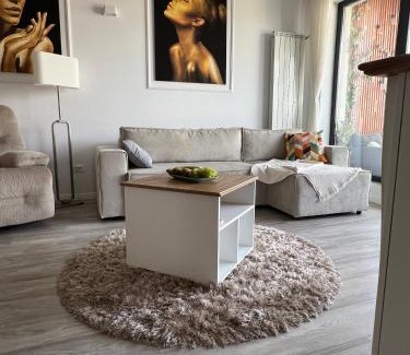 Bucharest Apartment | Cathedral Uptown-Urban Comfort with Balcony