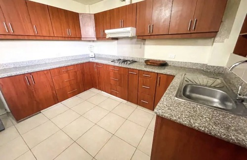 Cuenca Apartment | [Cathedral View] 150m2 3br 2ba + Netflix + Parking