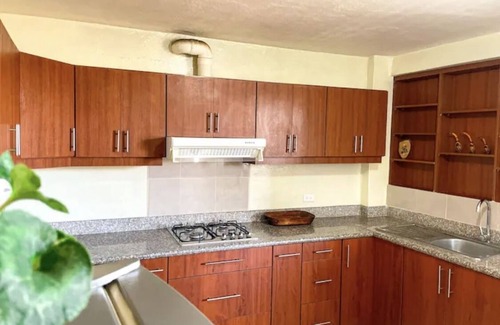 Cuenca Apartment | [Cathedral View] 150m2 3br 2ba + Netflix + Parking