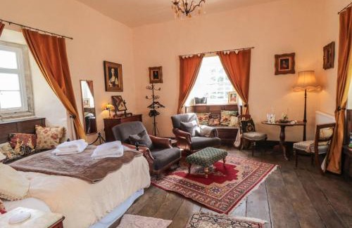 Bedale Apartment | Catherine Parrs Sewing Room