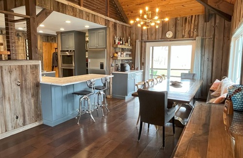 Hunter Cabin | Catskills Updated Cabin from Experienced Hosts - Monthly Availability