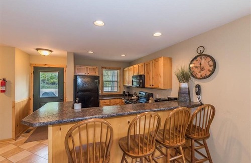 Lake Shore House | Causeway on Gull Lake