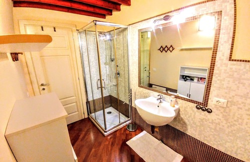 Historic Castle District Apartment | CAVALLERS - High ceilings vintage flat in the Castello quarter - IUN P1306