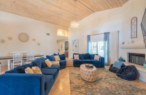 Pinnacle Peak House | Cave Creek- Basketball Putt Putt Pool & Games