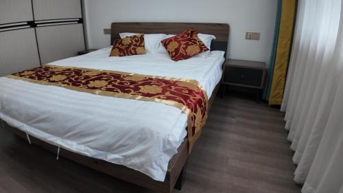 Yuhang District Apartment | Cave DBD