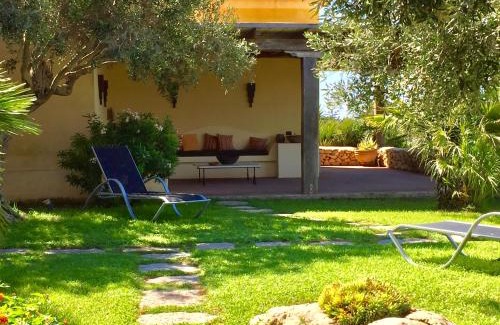 Favignana Bed & Breakfast | Cave Garden villa