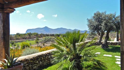 Favignana Bed & Breakfast | Cave Garden villa