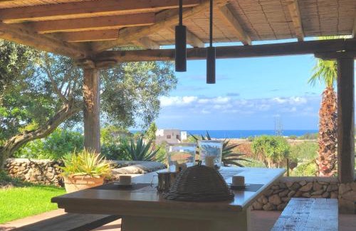 Favignana Bed & Breakfast | Cave Garden villa