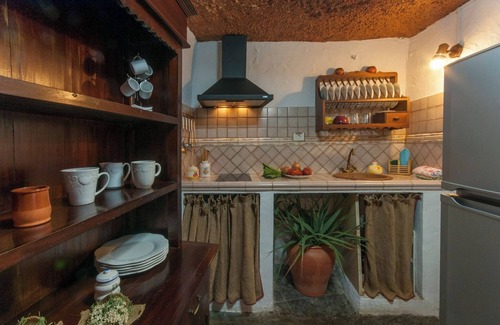 Moya House | Cave House in Fontanales with Jacuzzi & Views