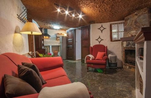 Moya House | Cave House in Fontanales with Jacuzzi & Views