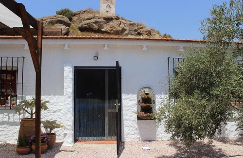 Lorca Villa | Cave houses sleeping 8 people with swimming pool. Close to Playas Calnegre.