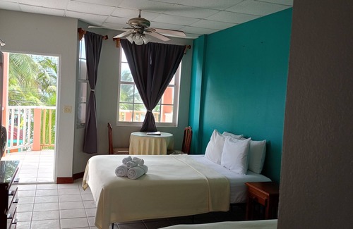 Caye Caulker Hotel | Caye Caulker Condos By Barefoot