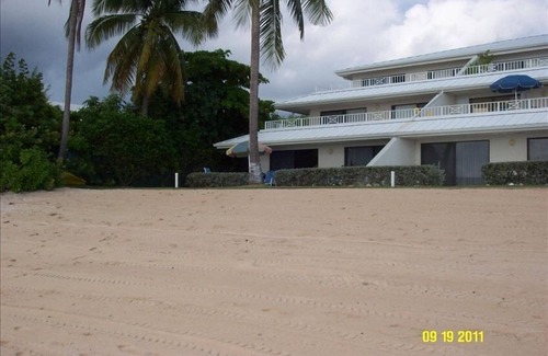 Seven Mile Beach Condo | Cayman Islands Famous Seven Mile Beach Oceanfront Sunset Cove #104 corner unit