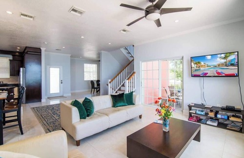 East End Condo | Cayman Paradise Villa #1 - 4 Bedroom Oceanfront in East End