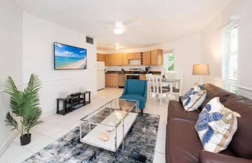 Seven Mile Beach House | Cayman Reef Resort #52