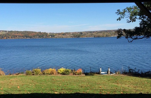 Ithaca House | Cayuga Lake /Family/ Alumni Reunions, Cornell Graduation in Ithaca, NY