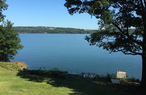 Ithaca House | Cayuga Lake /Family/ Alumni Reunions, Cornell Graduation in Ithaca, NY