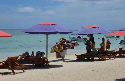 Trou aux Biches Bed & Breakfast | Cazhibiscus
