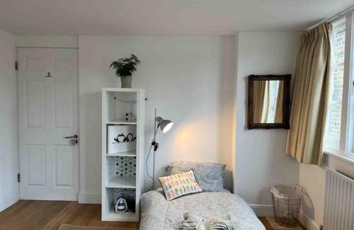 Rotherhithe House | CB53 Tower Bridge Townhouse 2 bathrooms & Free parking